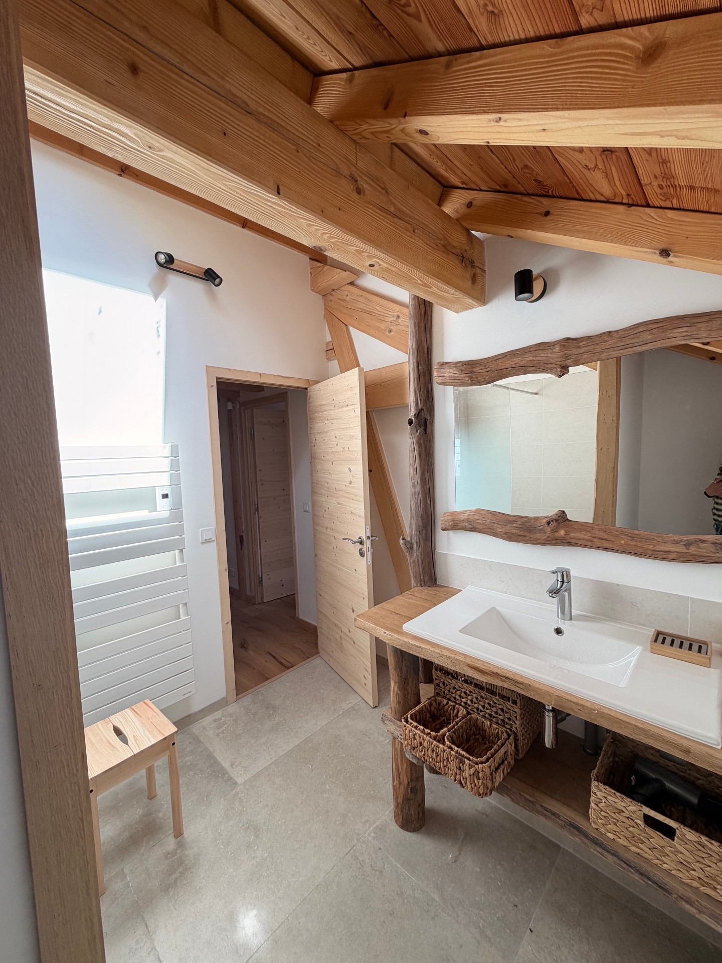 Salle de bain bois et pierre Bordeaux
